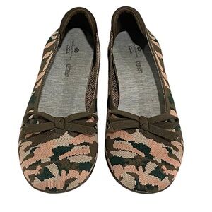 Clarks Cloudsteppers Carly Hope Camouflage Ballet Flats - NWOT - Size 7